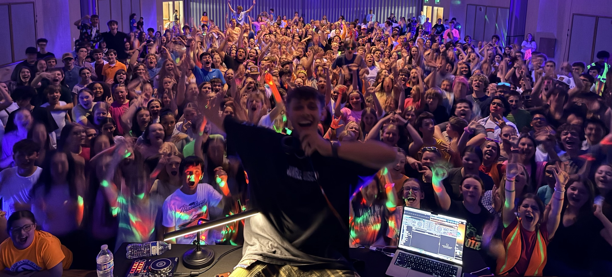 Bodhe Malibu on the mic DJing a packed New Year's Eve party in Las Vegas